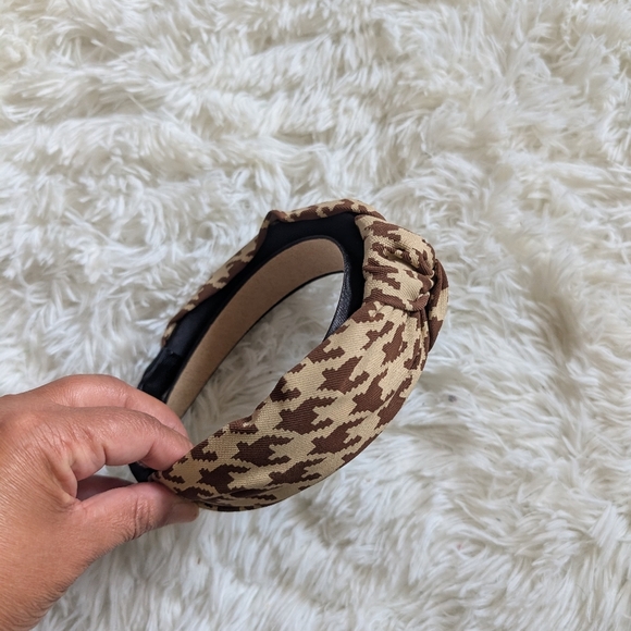 Brown and Tan Houndstooth Headband - Picture 4 of 5